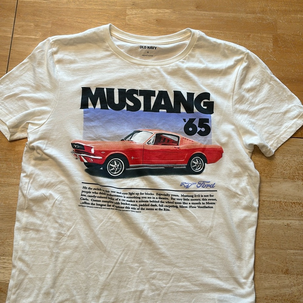 Old Navy Men’s graphic t-shirt